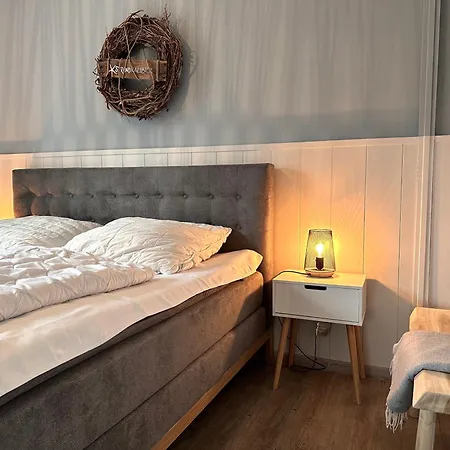 Sky & Spo Wellenreiter I 2 Schlafzimmer, Boxspringbett, Waschmaschine, Ruhig, Am Leuchtturm Apartment *